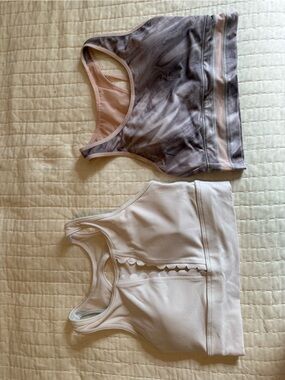 2 bras & bike shorts CALIA by Carrie Underwood Sports Bra - S & bike shorts M